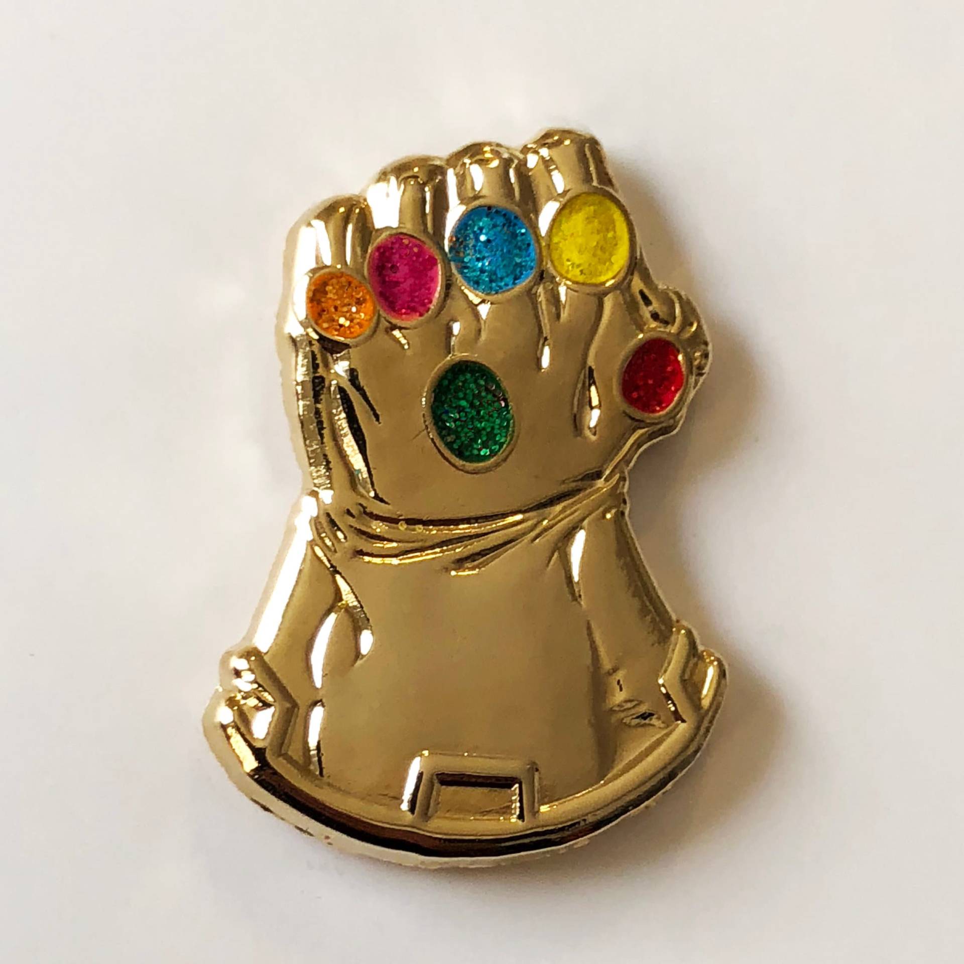 Infinity Gauntlet 3D Gold Metallic Emaille Pin Infinity Gauntlet 3D Gold Metallic Emaille Pin von NoMoreIndustries