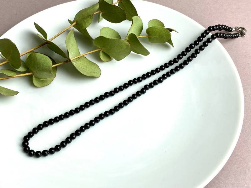 Kette Halskette Onyx Glänzend Schwarz 4mm | Edelstein Frühling Geschenkidee Ostern| Steinkette Edelsteinkette Silber 45cm von NoNameNeededHandmade