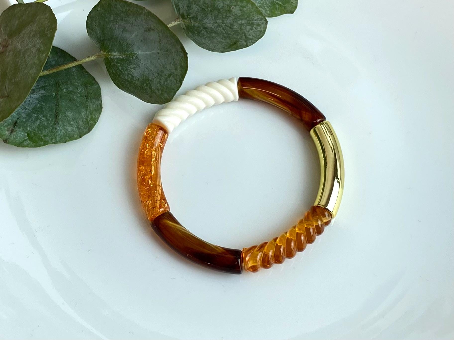 Kunststoffarmreifen Braun Topaz Caramell Beige Gold 90Er Y2K Retro Röhren Armband Acrylperlen Sommer Elastisch Armreifen Candy Neon Tube von NoNameNeededHandmade