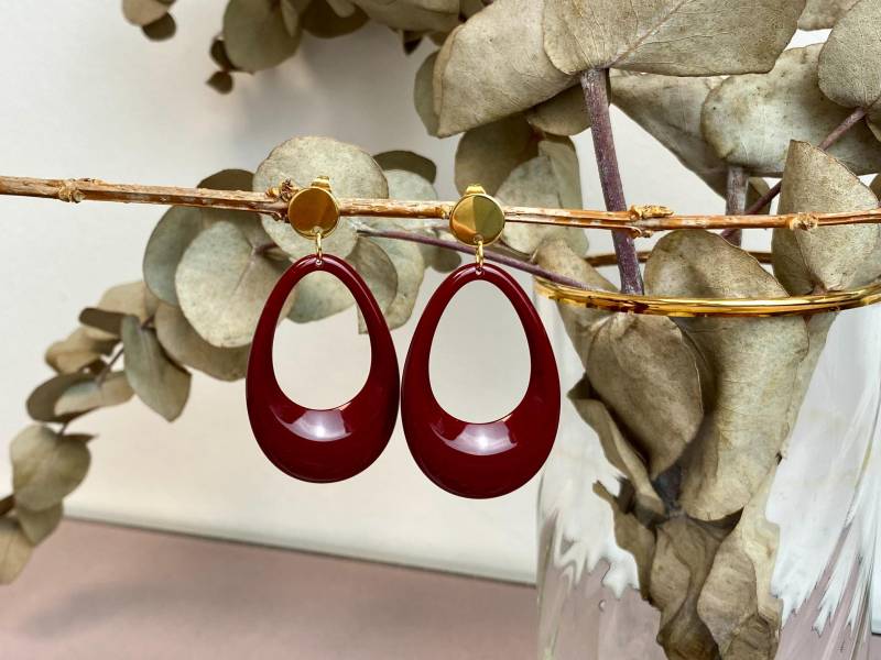 Ohrringe Acryl Resin Kunstharz Tropfen Dunkelrot Weinrot Tiefrot Rot Sommer Besonders Geschenkidee Eleganter Ohrring Sommerfarbe Trendfarbe von NoNameNeededHandmade