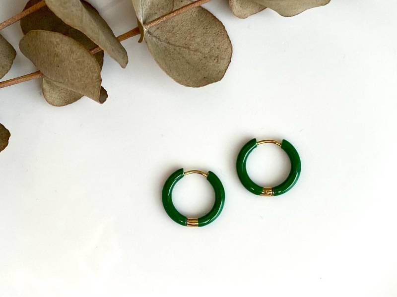 Ohrringe Creole Grün Rot Gold Goldfarben 17mm | Farbig Kreole Sommer Geschenkidee Edelstahl Vergoldet Sommerschmuck Elegant Ohrringe Creole Grün Rot Gold Goldfarben 17mm | Farbig Kreole Sommer Geschenkidee Edelstahl Vergoldet Sommerschmuck Elegant von NoNameNeededHandmade