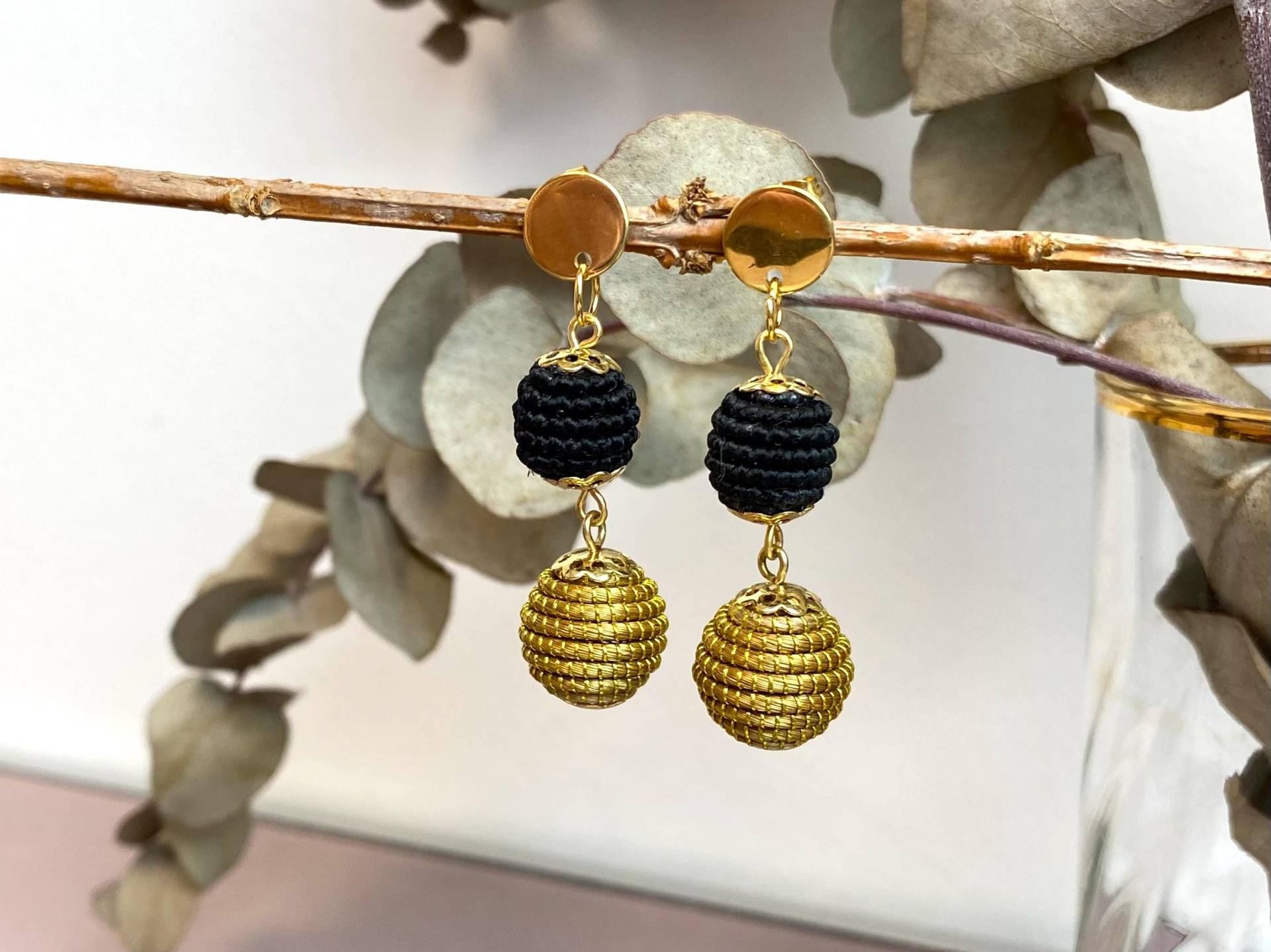 Ohrringe Goldgras Gold Schwarz Kugel Elegant Capim Dourado Schimmernd Pflanzlich Geschenkidee Naturmaterial Besonders Weihnachten Herbst Ohrringe Goldgras Gold Schwarz Kugel Elegant Capim Dourado Schimmernd Pflanzlich Geschenkidee Naturmaterial Besonders Weihnachten Herbst von NoNameNeededHandmade