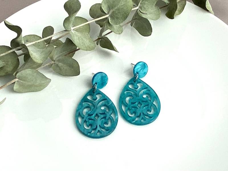 Ohrringe Resin Kunstharz Tropfen Barock | Blau Türkis Wasserblau Himmelblau Grün Statement| Auffallend Silber Acryl Sommer Leuchtend von NoNameNeededHandmade