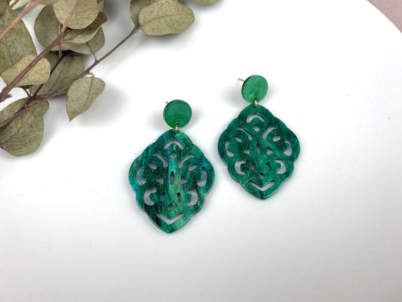Ohrringe Resin Kunstharz Tropfen Barock | Grün Dunkelgrün Hellgrün Statement| Auffallend Gold Acryl Sommer Leuchtend von NoNameNeededHandmade