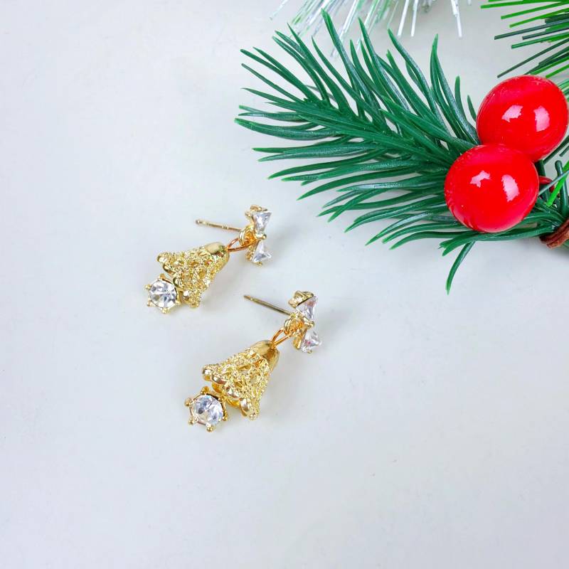 Gold Bell Christmas Earrings, Jingle Bow Diamond Earrings von NoaSchCo