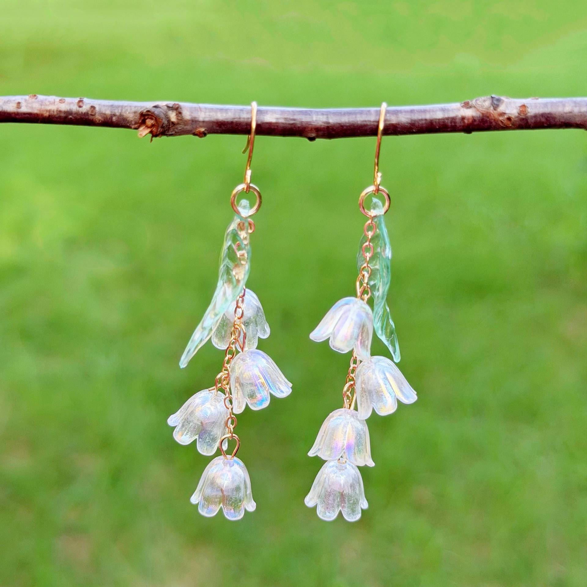 Gradient Lily Of The Valley Earrings, Korean Style Green Leaf With Flower, Exquisite Bridal Earrings von NoaSchCo