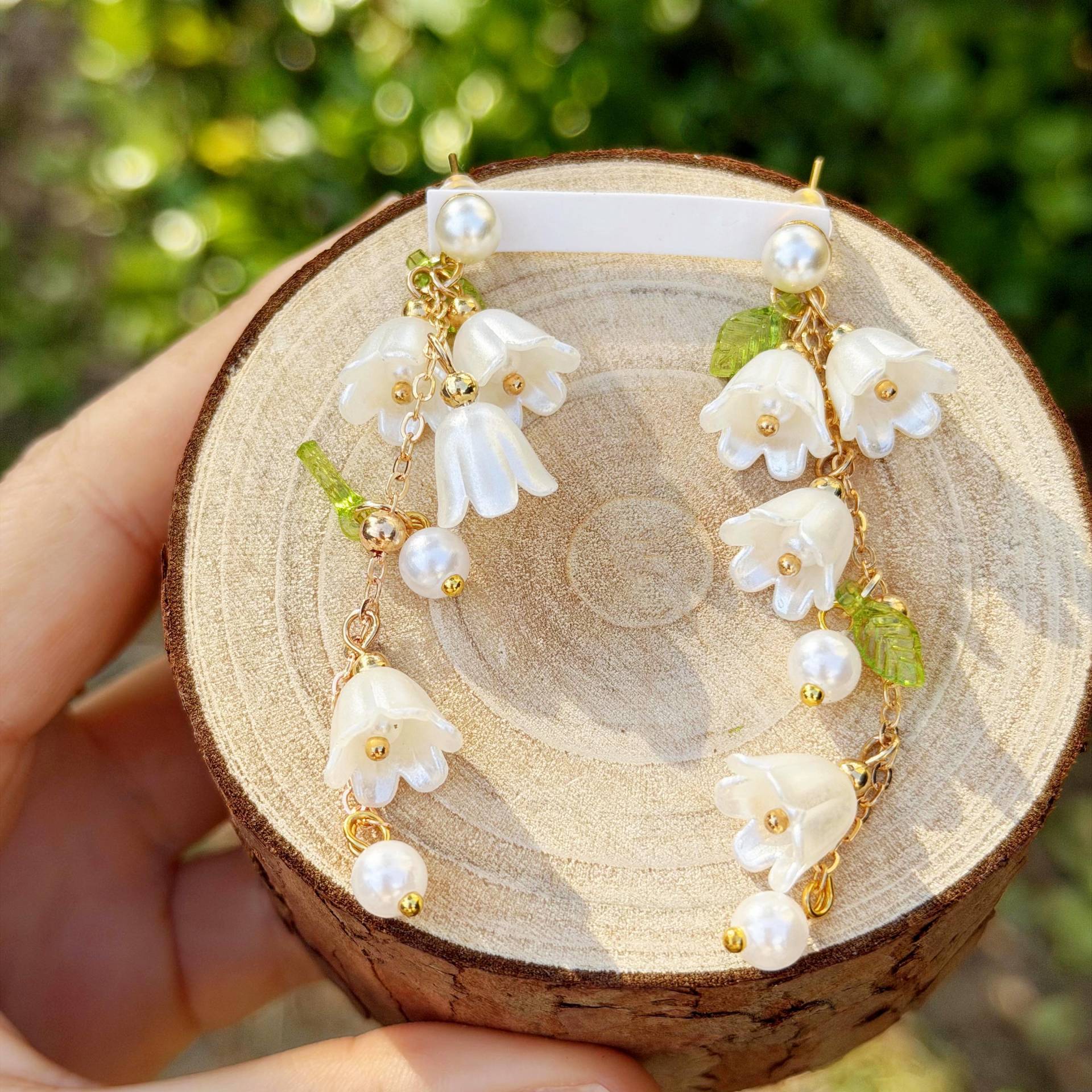 Lily Of The Valley Earrings, White Women Flowers Fairy Bridesmaid Wedding Jewelry von NoaSchCo