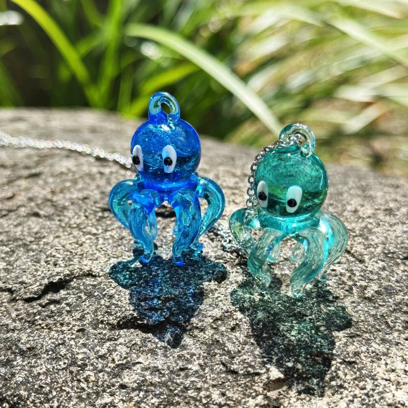 Marine Glass Octopus Necklace, Clear Animals Pendant, Suncatcher, Cute Art von NoaSchCo