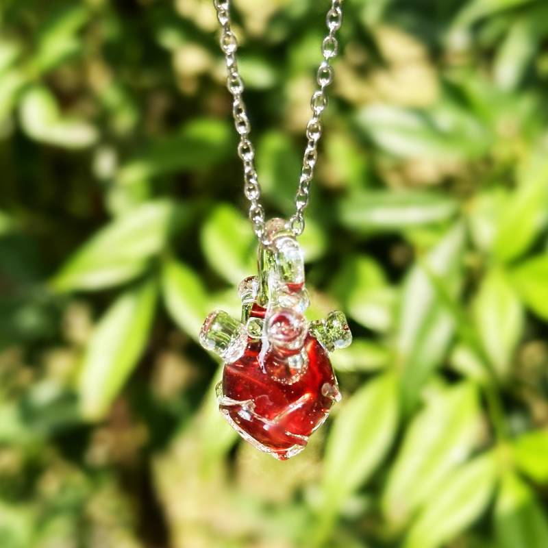 Red Glass Heart Necklace, Women Handmade Pendant, Suncatcher, Cute Art von NoaSchCo