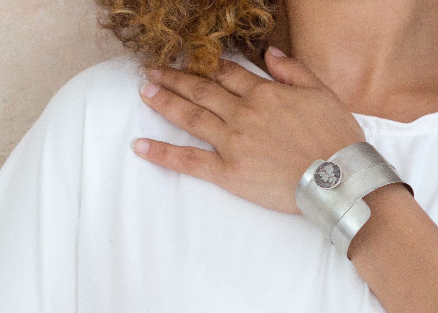 sterling Silber Merkur Dime Münz Armband - Breite Boho Manschette von NoaTam