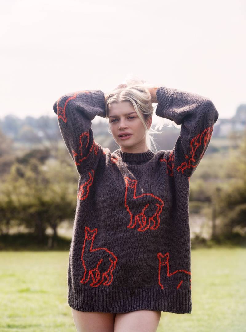 Handgemachter Alpaka Repeat Design Oversized Pullover Aus Luxuriöser Alpakawolle Mit Mohair Nachhaltig Umweltfreundlich von NoaandRain