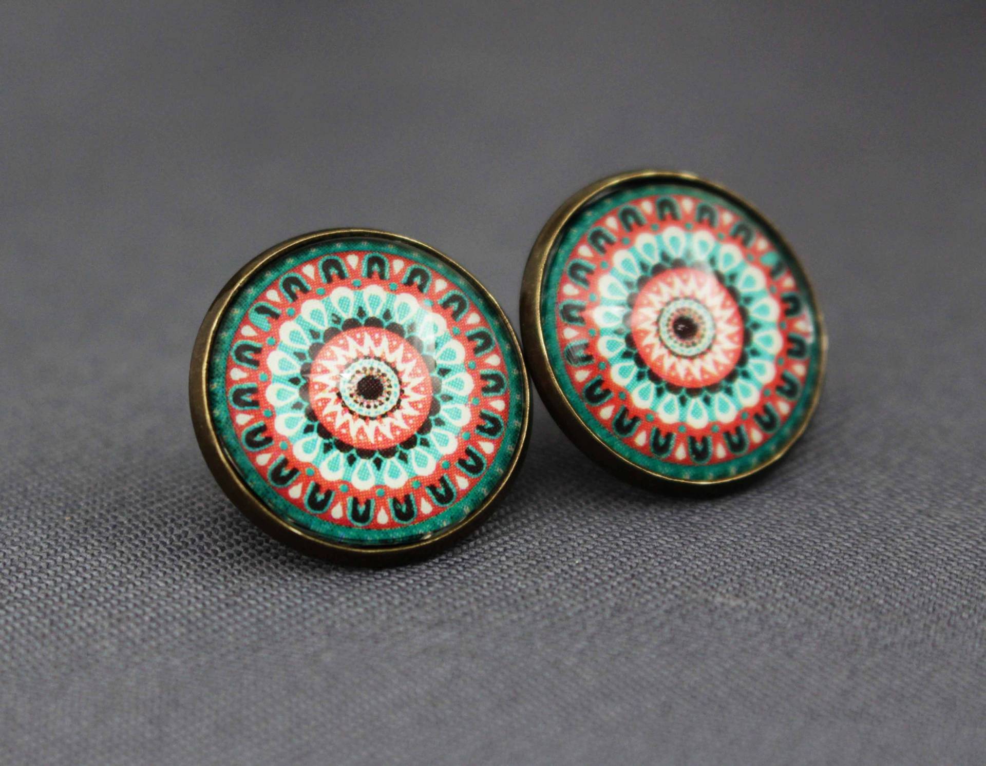 Ohrringe Mit Mandala Muster, Ohrstecker, Braun, Grün, Orange, Ethno, Boho, Vintage, Geometrisch, Frauen, Glas, Schmuck, Natur von NoahMeetsScottie