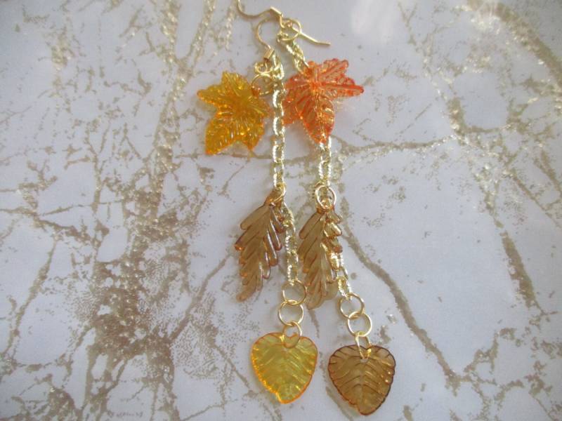 Fallende Blätter Ohrringe Lucite Blatt Herbst Ernte Schmuck Leaf von NoahSiannahBeadMine
