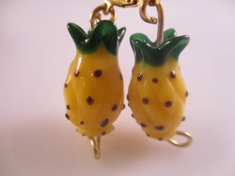 Glas Ananas Ohrringe Lampwork Gold Artisan von NoahSiannahBeadMine