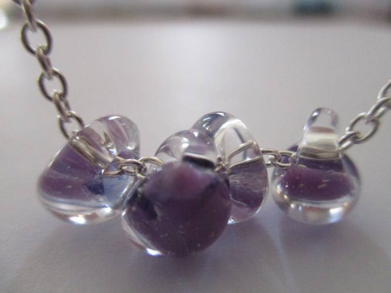 Glas Drop Halskette Boro Teardrop Lila Klar Tautropfen Farbverlauf von NoahSiannahBeadMine