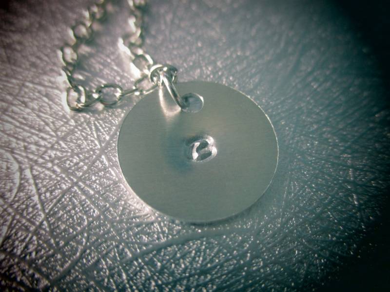 Hand Gestempelt Disc Halskette Erste Personalisierte Schmuck von NoahSiannahBeadMine