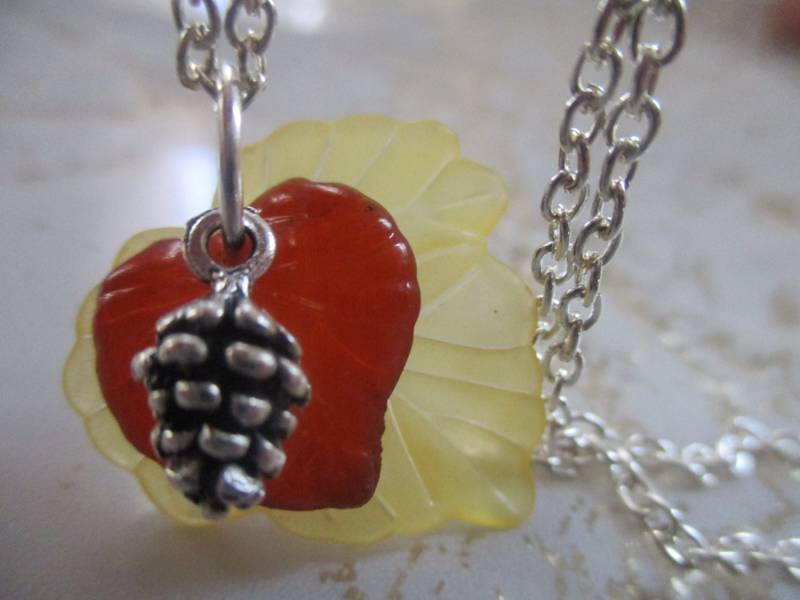 Herbstblätter Fallen Halskette Maple Leaf Schmuck Herbst Pracht Ernte Thanksgiving Juwelen von NoahSiannahBeadMine