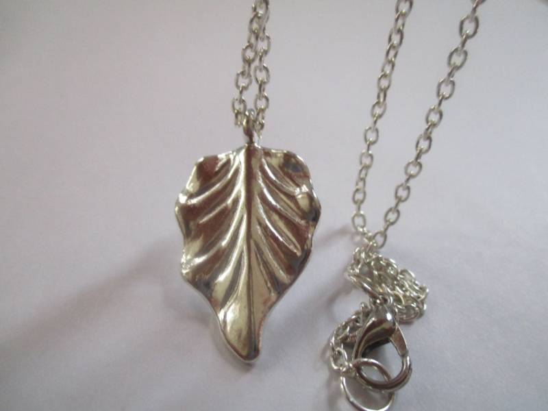 Herbstblatt Halskette, Herbst Juwelen, Oak Leaf Halskette Silver Leaf, Einfache Blatt von NoahSiannahBeadMine