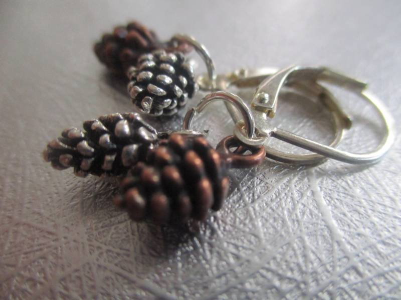 Kiefer Kegel Ohrringe, Rustikale Wald Schmuck Kupfer Und Silber Pine Cone Ohrringe Ernte von NoahSiannahBeadMine