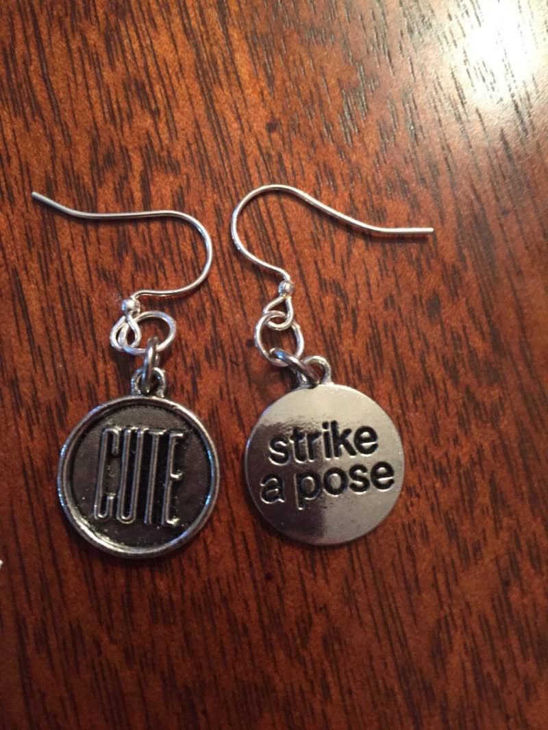 Niedliche Skurrilen Mismatched Eleganter Schmuck Ohrringe Womens Accessoires, Vintage Schmuck, Valentinstag Geschenk von NoahSiannahBeadMine