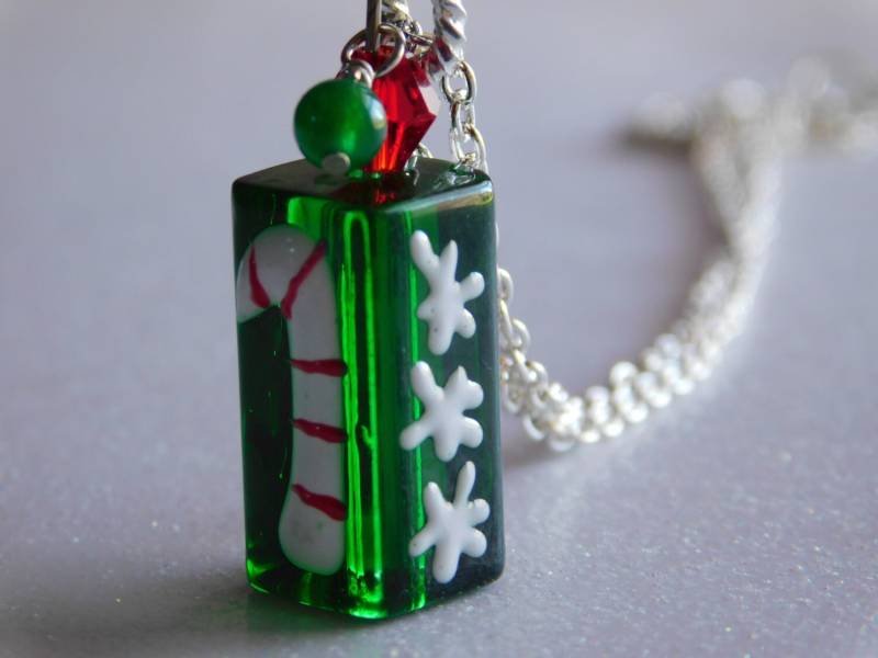 Zuckerstange Lampwork Glas Schneeflocke Halskette Weihnachten Ohrringe Grün Bead Schmuck von NoahSiannahBeadMine