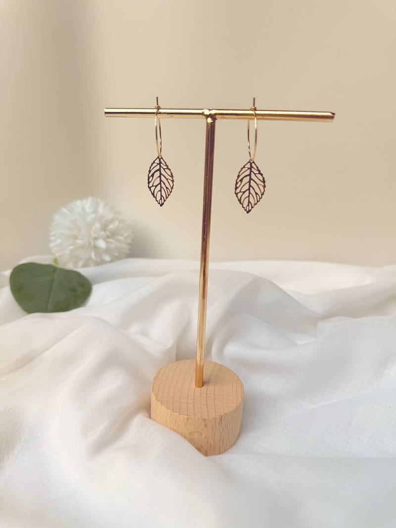 Creolen Mit Anhänger Hängeohrringe Blatt Sommerohrringe Creolen Mit Anhänger Hängeohrringe Blatt Sommerohrringe von Noanelli