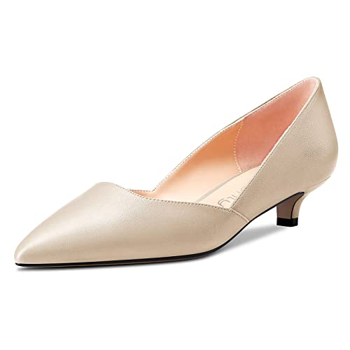NobleOnly Damen Kitten Niedrige Absatz Heel Spitze Zehenkappe Pumps Slip-on Hochzeit Büroschuhe 3.5 cm Heels Beige 43 EU von NobleOnly