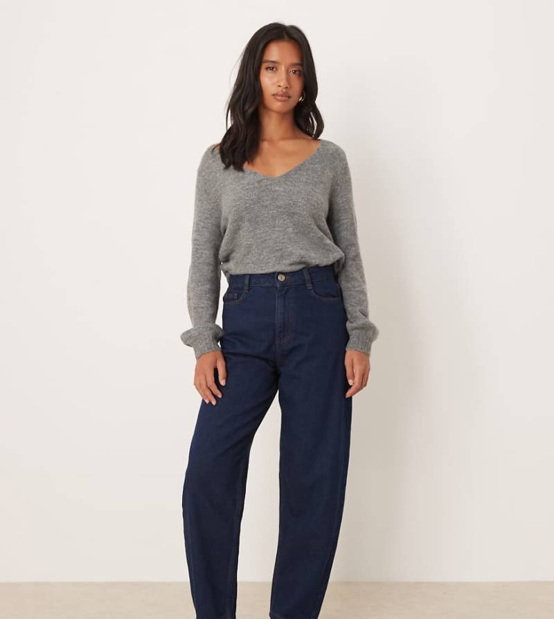 Nobody's Child Petite - Barrel-Leg-Jeans in Indigoblau von Nobody's Child Petite