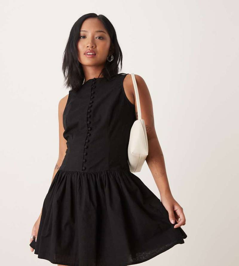 Nobody's Child Petite - Claudia - Minikleid in Schwarz mit Knopfleiste vorne von Nobody's Child Petite