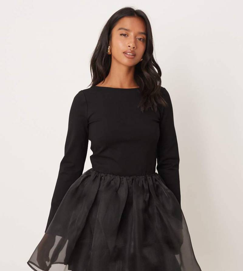 Nobody's Child Petite - Penny - Minikleid in Schwarz mit U-Ausschnitt von Nobody's Child Petite