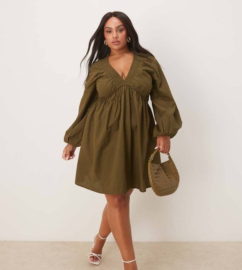 Nobody's Child Plus - Irene - Boho-Minikleid in Khaki mit Ballonärmeln-Grün von Nobody's Child Plus