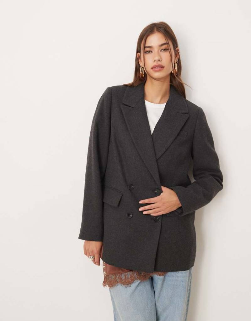 Nobody's Child - Zweireihiger Blazer-Mantel in Grau mit Wolle Nobody's Child - Zweireihiger Blazer-Mantel in Grau mit Wolle von Nobody's Child Plus