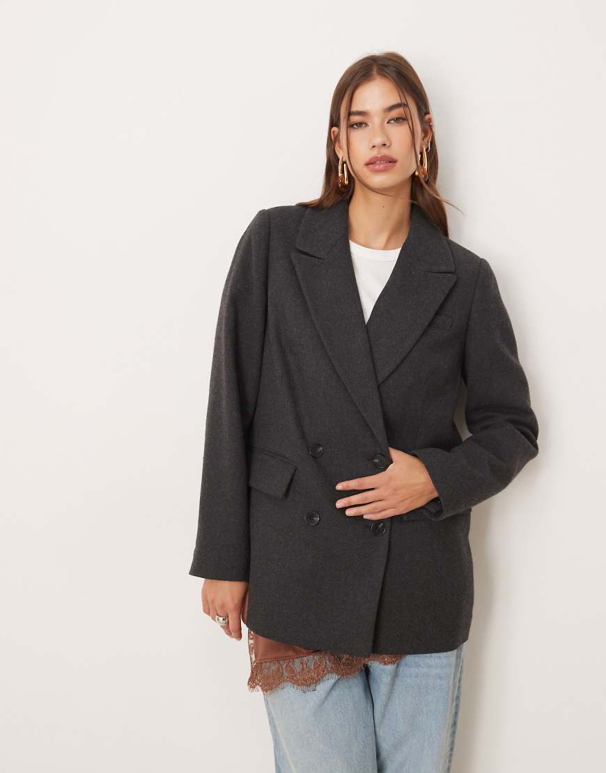 Nobody's Child - Zweireihiger Blazer-Mantel in Grau mit Wolle Nobody's Child - Zweireihiger Blazer-Mantel in Grau mit Wolle von Nobody's Child Plus