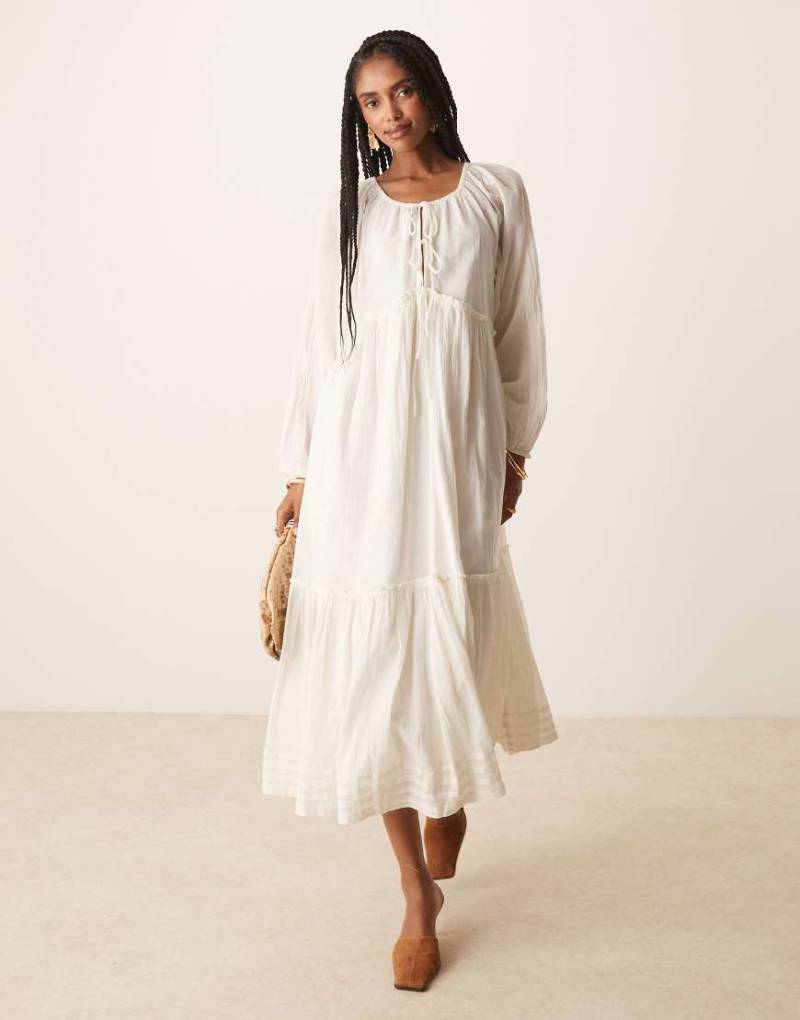 Nobody's Child - Adley - Boho-Midikleid in Weiß mit U-Ausschnitt von Nobody's Child