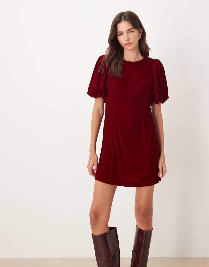 Nobody's Child - Boston - Samt-Minikleid in Rot mit Puffärmeln von Nobody's Child