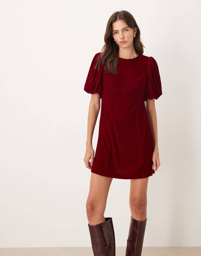 Nobody's Child - Boston - Samt-Minikleid in Rot mit Puffärmeln von Nobody's Child