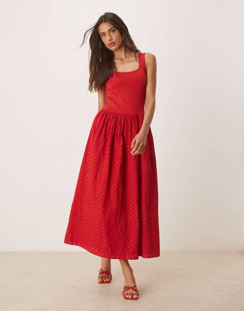 Nobody's Child - Colorado - Midikleid in Rot mit Rock mit Lochstickerei von Nobody's Child