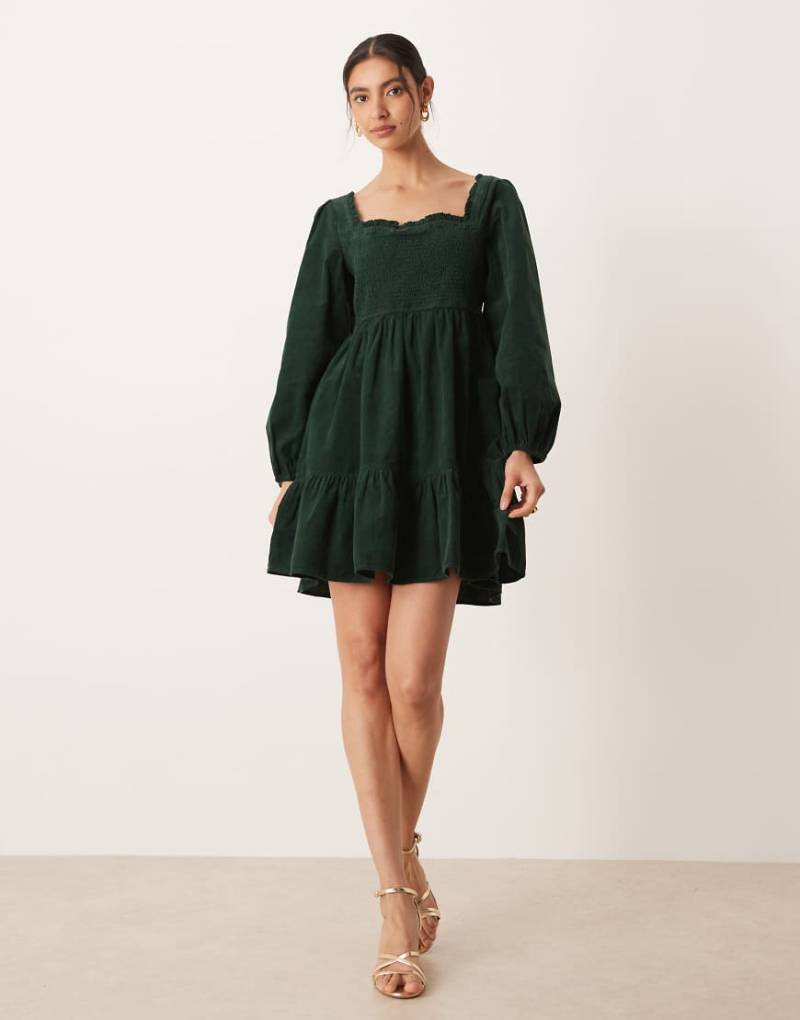 Nobody's Child - Elsa - Langärmliges Minikleid in Dunkelgrün-Schwarz von Nobody's Child