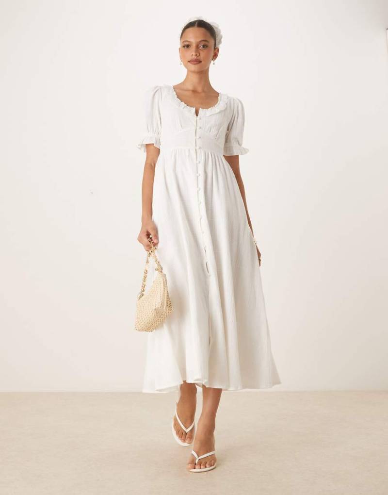 Nobody's Child - Flossie - Midaxi-Kleid in Weiß mit Rüschen von Nobody's Child