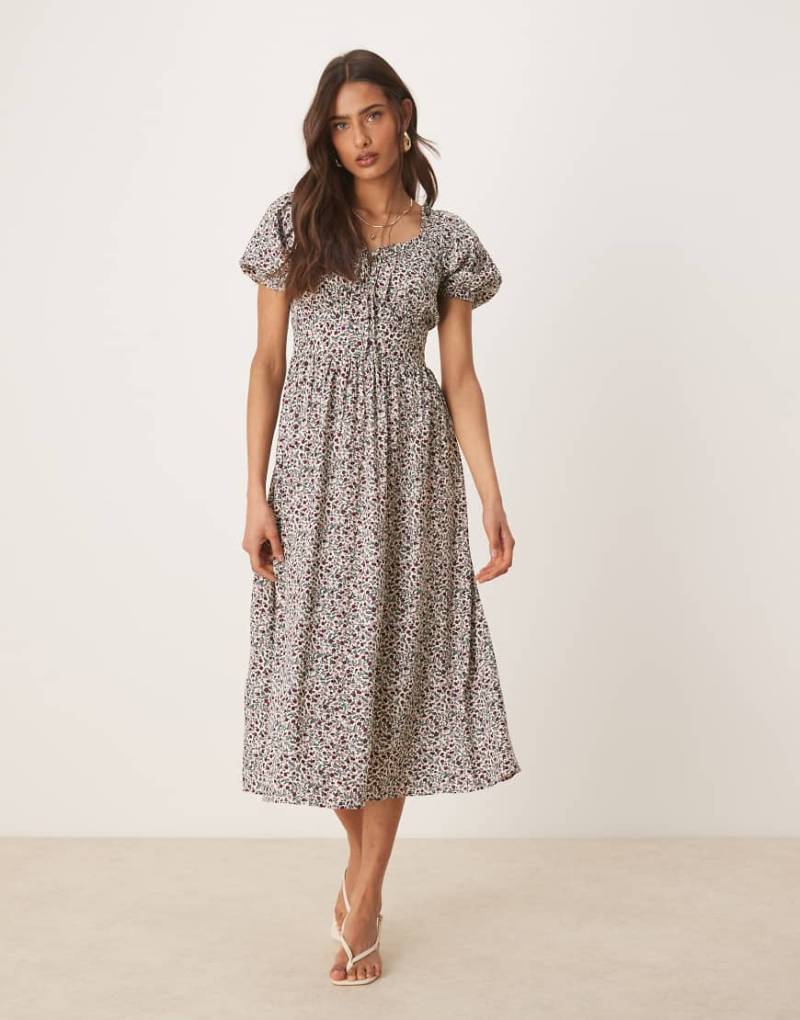 Nobody's Child - Geniveve - Midikleid im Milchmädchen-Stil in Creme mit Blümchenmuster-Weiß von Nobody's Child