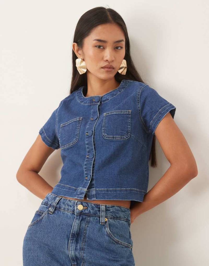 Nobody's Child - Hettie - Cropped-Jeanshemd in hellblauer Waschung von Nobody's Child