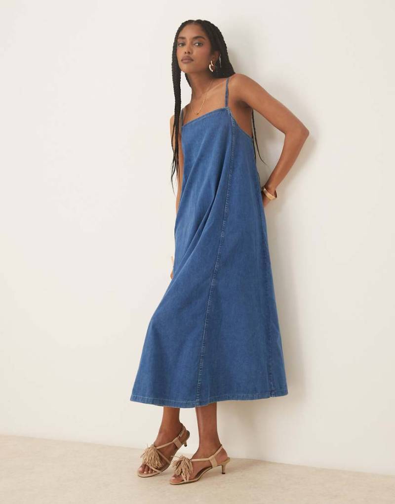 Nobody's Child - Jazmine - Trapezförmiges Jeans-Midikleid in Blau von Nobody's Child