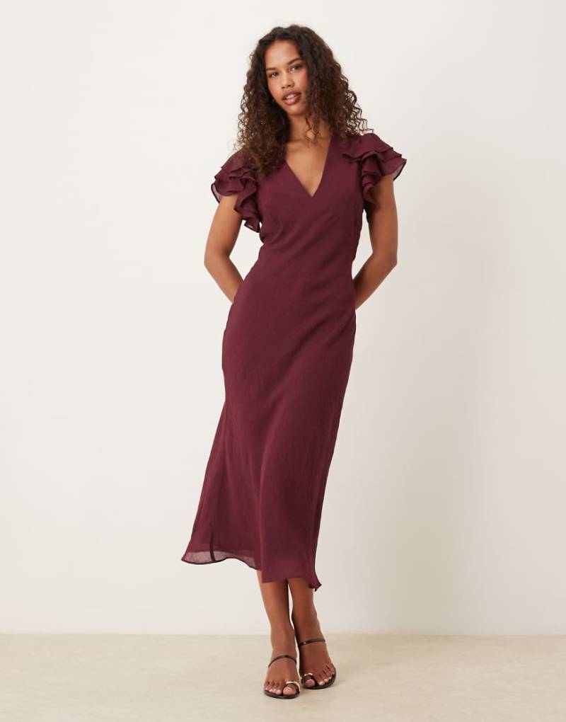 Nobody's Child - Layla - Midaxi-Kleid in Schokobraun mit V-Ausschnitt und Rüschenärmeln-Brown von Nobody's Child