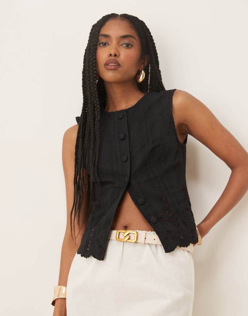 Nobody's Child - Layla - Weste in Schwarz mit Stickerei von Nobody's Child