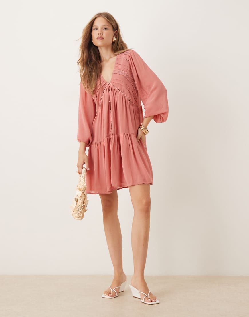 Nobody's Child - Marley - Kurzes Boho-Kleid in Altrosa mit V-Ausschnitt Nobody's Child - Marley - Kurzes Boho-Kleid in Altrosa mit V-Ausschnitt von Nobody's Child