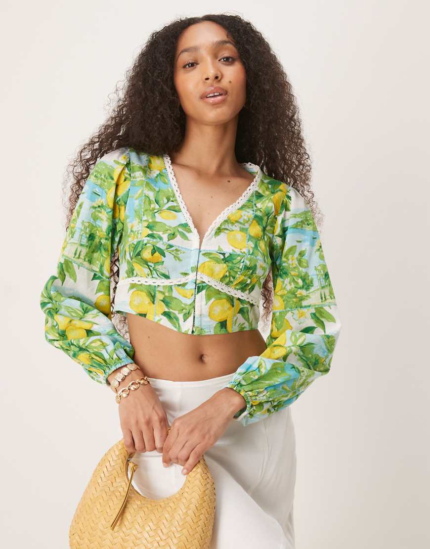 Nobody's Child - Odetta - Cropped-Top aus Leinen mit Zitronen- und Landschaftsprint-Bunt von Nobody's Child