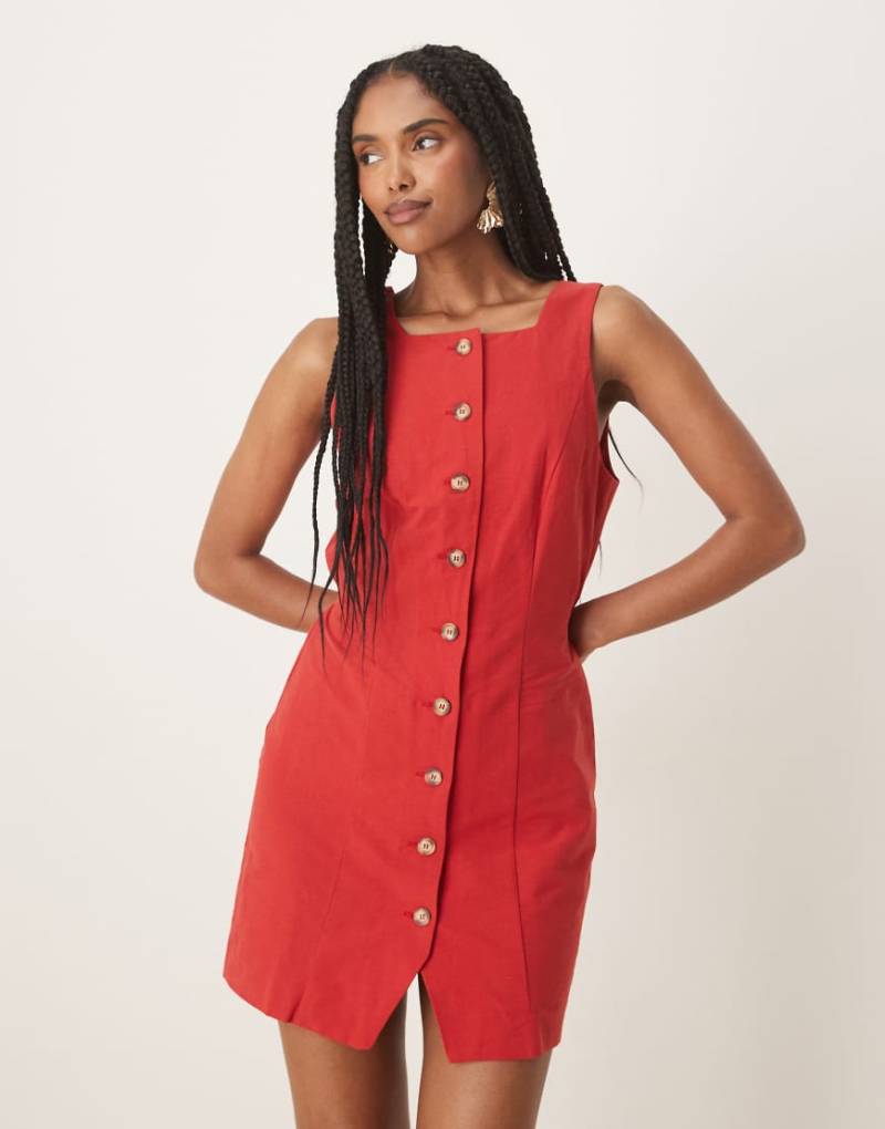 Nobody's Child - Peri - Minikleid in Rostrot mit eckigem Ausschnitt und Knopfleiste von Nobody's Child