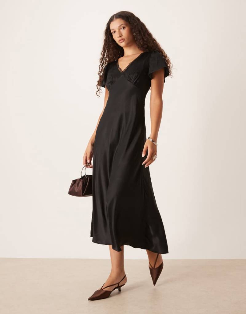 Nobody's Child - Sienna - Midaxikleid in Schwarz mit V-Ausschnitt und Spitzenborte von Nobody's Child