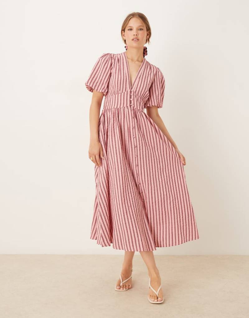 Nobody's Child - Starlight - Midikleid in gestreiftem Rosa mit Puffärmeln von Nobody's Child