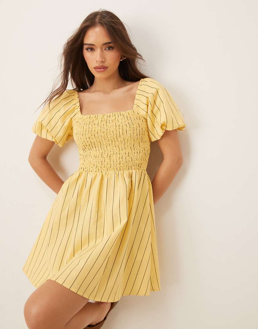 Nobody's Child - Tasmin - Minikleid in Gelb mit Puffärmeln und Streifen in Schokobraun von Nobody's Child